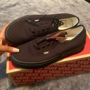 black authentic vans